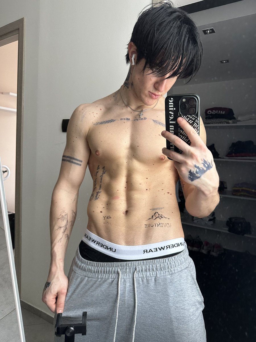 Christian Levine tweet media