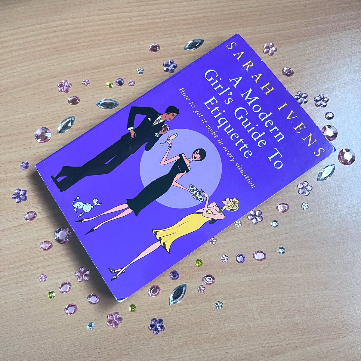 karens_style's tweet image. “Leave a little sparkle wherever you go.” —Unknown

I saw &amp;amp; purchased a tub of glam gems yesterday at a local supermarket, as I walked through the children’s stationery aisle.

#HelpfulHack: Use some Blu Tack to retrieve any gems, if you have laminate flooring 💁🏾‍♀️

#TopTipTuesday