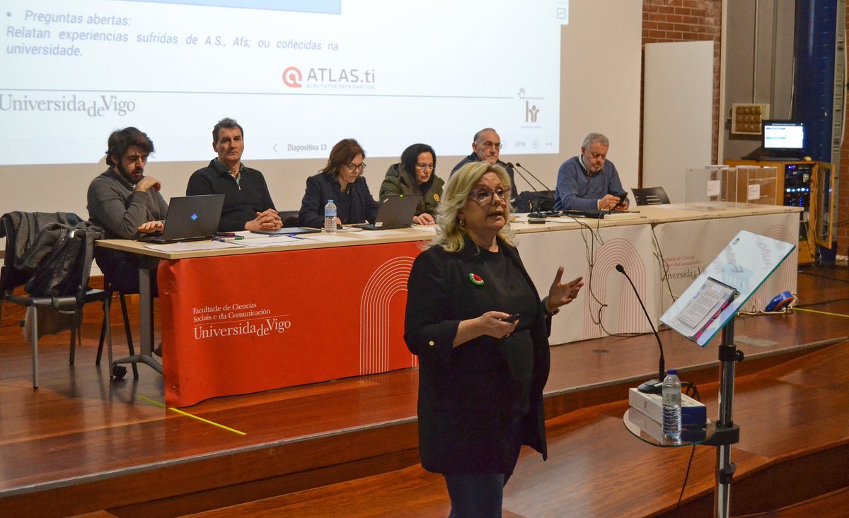 DUVIrrss's tweet photo. O catedrático de Dereito Mercantil Julio Costas foi elixido novo valedor universitario da @uvigo no Claustro celebrado en Pontevedra, no que tamén se presentou a segunda diagnose do acoso sexual e acoso por razón de sexo na Universidade.

➡️ https://t.co/IgZkSMiNP4

#duvi #uvigo https://t.co/vYQmG9sACo