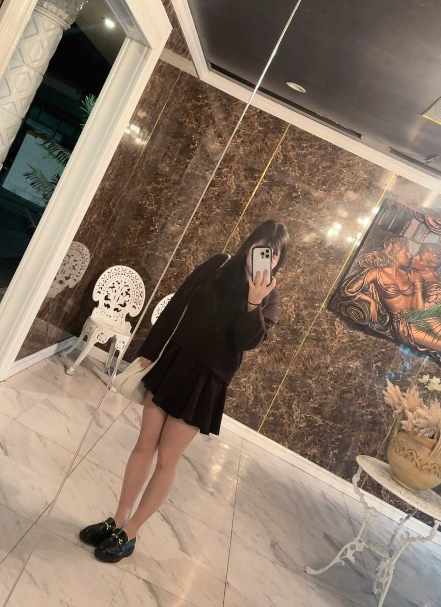 momonannnn's tweet photo. 明日24時〜６時まで出勤します‼️

明日以降はまた少し空いちゃうので深夜帯の短い時間ですが時間合うおにーさんはぜひっ♡ https://t.co/TlAow5tsFz