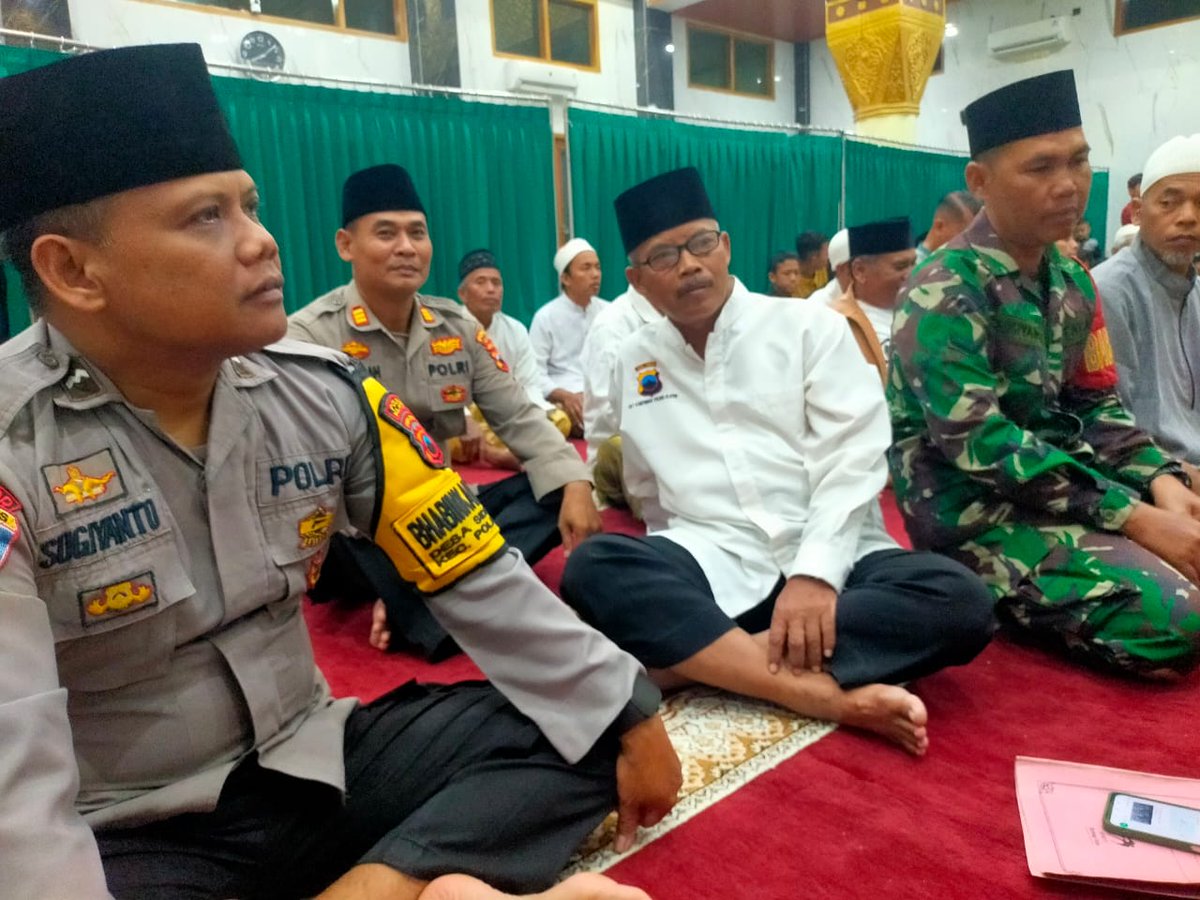 KPolanharjo's tweet photo. Wakili Danramil 15/PLH Babinsa Serda Sugiyanto melaksanakan giat tarling bersama muspika dimasjid AL iman desa Sidoharjo kecamatan polanharjo
@kodim.0723.klaten 
@korem074wrt_solo https://t.co/On9waEL7XH