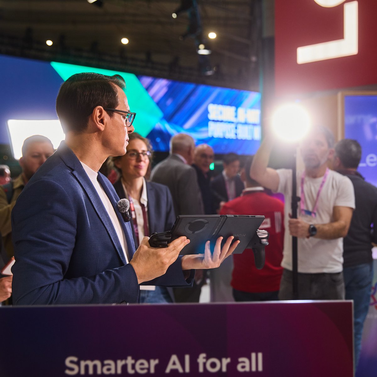 Lenovo tweet media