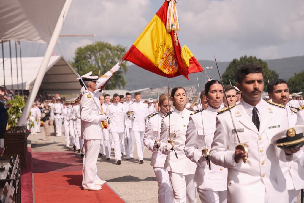 Defensagob's tweet photo. 🪖Si alguna vez has pensado en formar parte de las Fuerzas Armadas, este es el momento de dar el paso.

➡️El Consejo de Ministros aprueba la oferta de plazas, con  2.863 de ingreso en centros docentes militares y 81 directas para oficiales de la Guardia Civil. https://t.co/MAKSlmOtaL