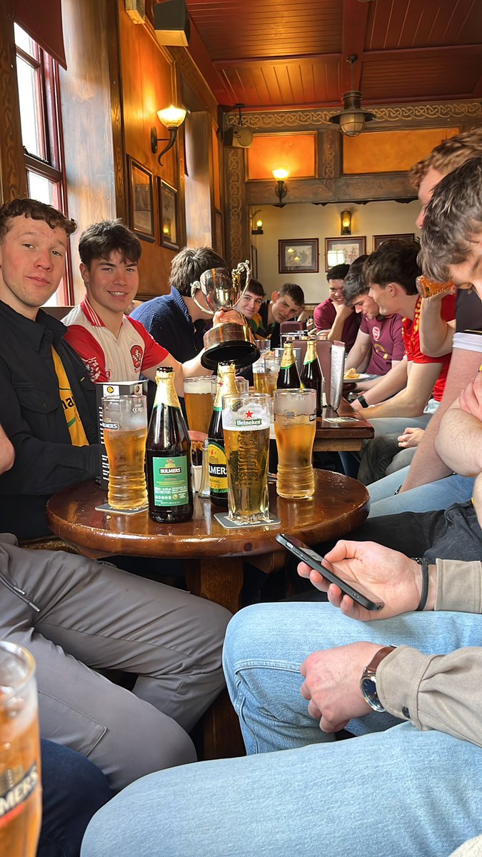 PaulBeirne4's tweet photo. Comhghairdgeas @DCUDocEirGAA Fresher C All Ireland Football champions!!🎉🥳🏆enjoying brunch @boarsheaddublin 🍺💪
#GAA #AllIreland #bestpintbottleindublin #mushle https://t.co/kwFRwxBcKa