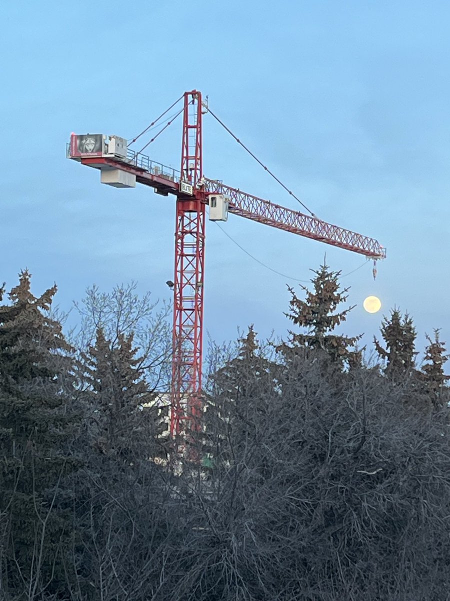 Last evening, this crane 🏗️ was getting the full moon 🌕 ready for this morning’s #LunarEclipse but cloudy skies this morning prevented us from seeing the results 🤷🏼‍♂️.