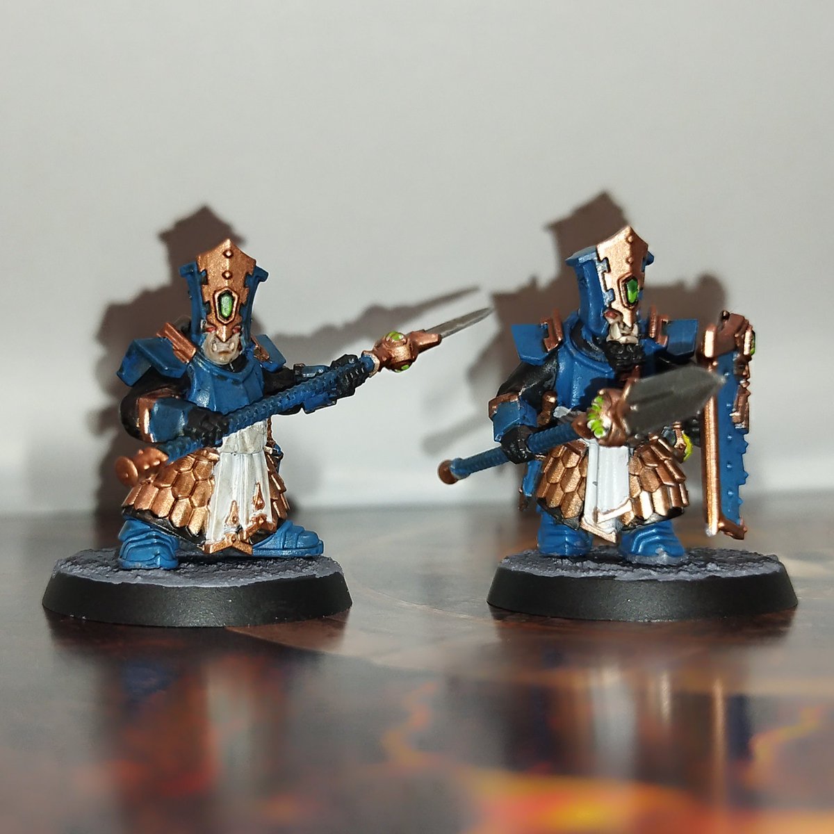 ABADON_BLACK's tweet photo. #ウォーハンマー初心者
#ウォーハンマーAoS
#warhammerAoS
#helsmithsofhashut
コホート7,8体目完成〜
バルタザールゴールドをレイクランドフレッシュシェイドでウォッシュするのも悪くない https://t.co/VziHU5S4c4