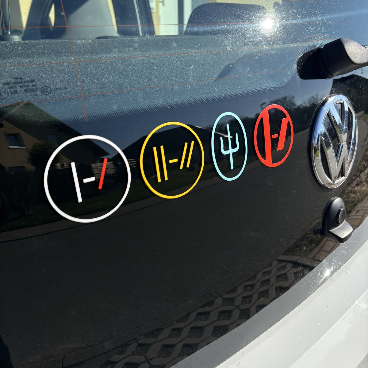 xsunsetseason's tweet photo. finally clikkiefied my car!! https://t.co/fCGwW6JgPS