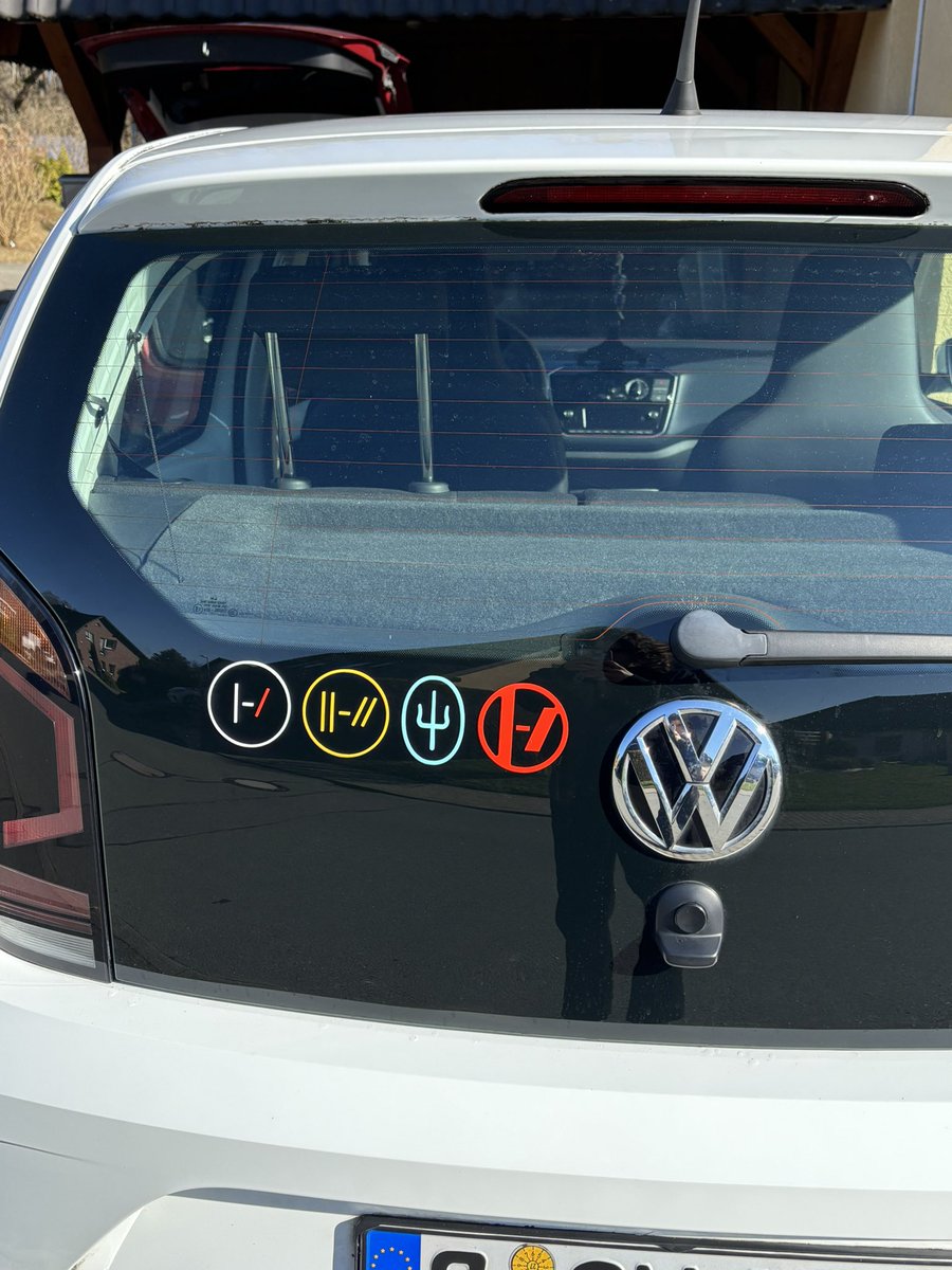 xsunsetseason's tweet photo. finally clikkiefied my car!! https://t.co/fCGwW6JgPS