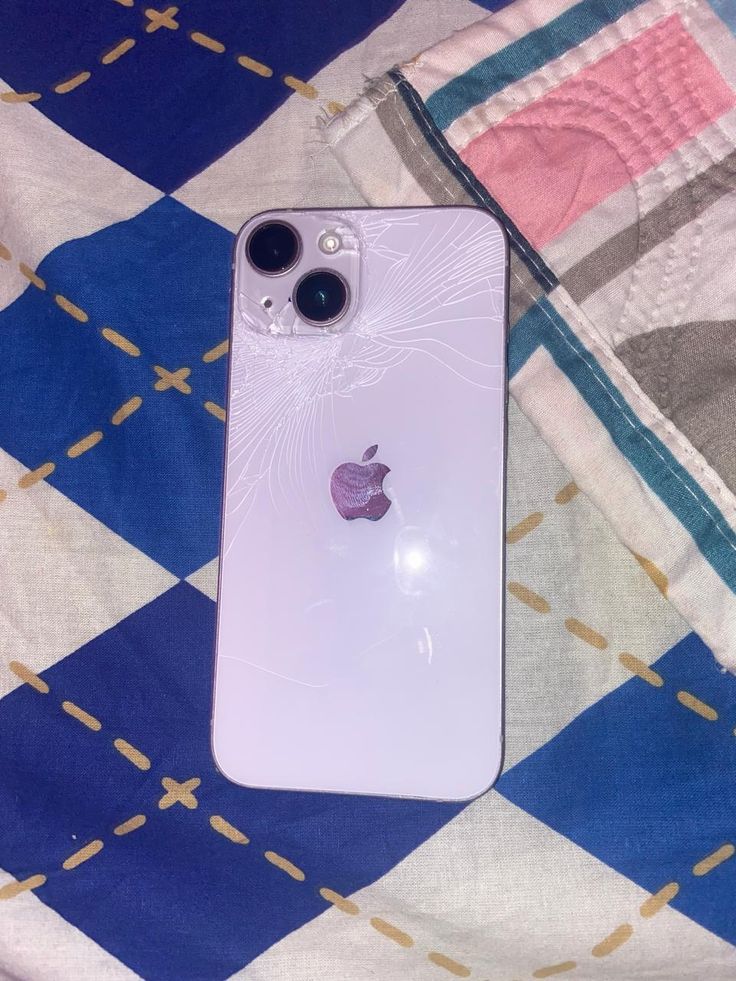 qrivasiii's tweet photo. Oh iya tadi umi Nemu ipon di deket Indomaret, Buat pemilik hp nya bisa ga gausah nelpon nelpon hp baru umi https://t.co/dDexUN5PLf