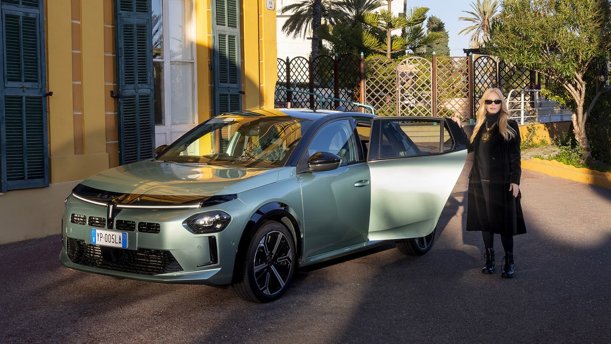 lancia_official's tweet image. Lancia was by Patty Pravo’s side during an intense week shaped by music and Italian identity.

Because being there means more than reaching a destination. It means sharing the journey.
#Lancia #Opera #ADV