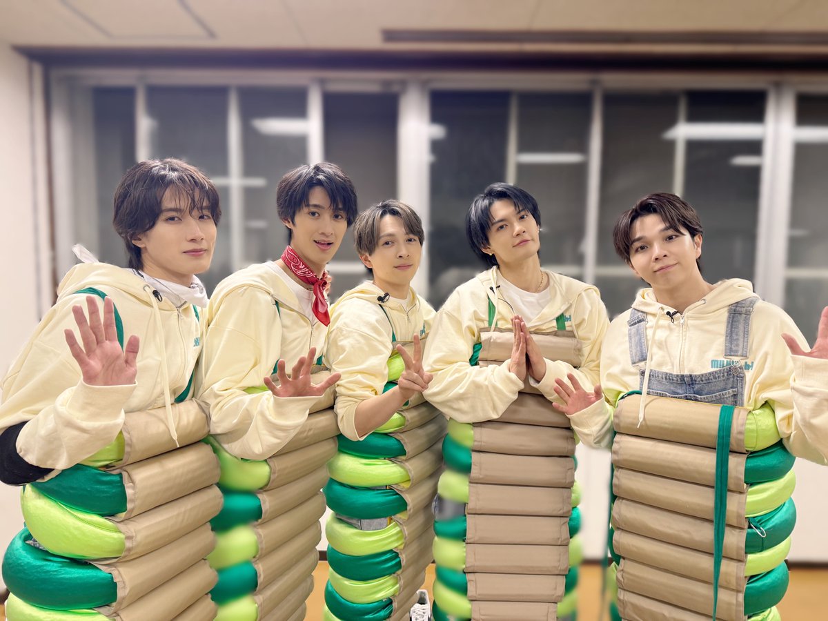 milk_info's tweet photo. ／
今夜放送📣
＼
👑M!LK冠番組👑
3月3日(火)25:49～放送
ABCテレビ「M!LKじゃん！」(関西ローカル)
 
イモムシ姿でラグビー🐛🏉
佐野&amp;山中の神パスに、吉田がトライ連発でイモムシダンス披露！
さらに、新競技フラミンゴゴールで遊び尽くす🦩

ぜひ、お楽しみに！
#MILKじゃん
#MILK   
@milkjan_abc https://t.co/arjPR09vig