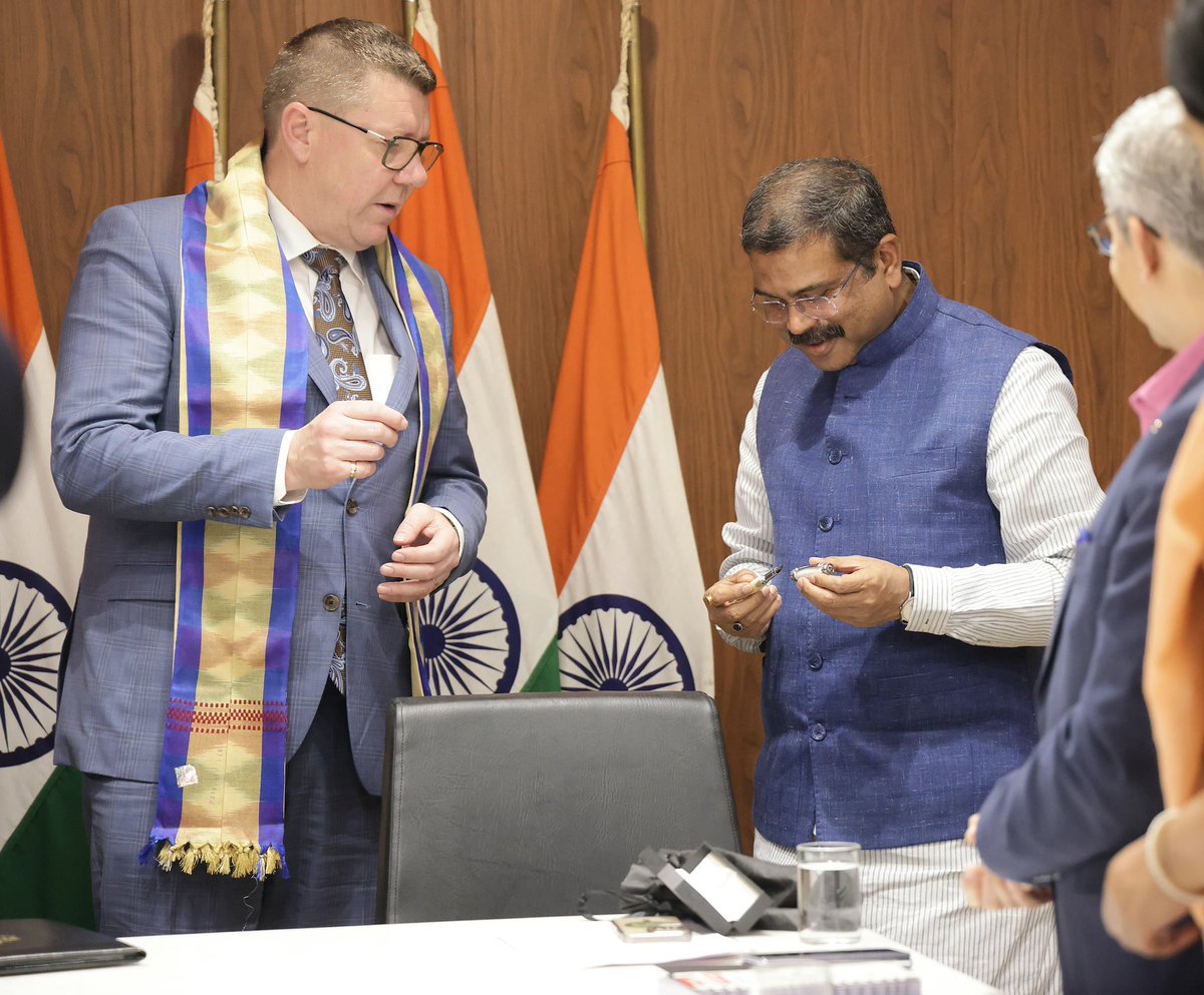 Dharmendra Pradhan tweet media