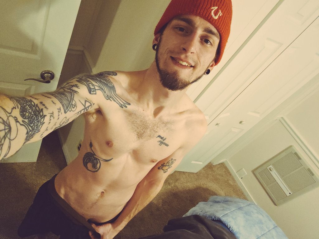 BigBoochi tweet media