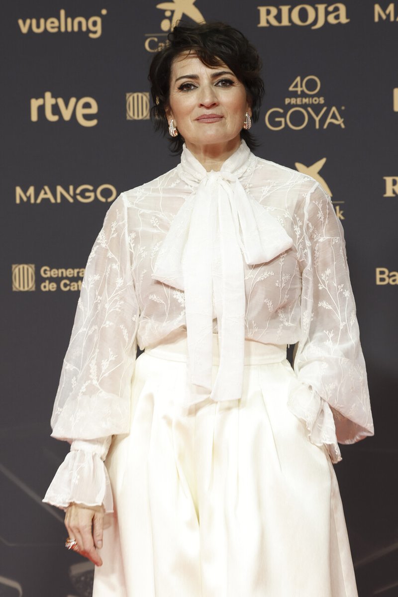 🧐 La opinión de Patxi Bronchalo | 'Carta de un cura de barrio a Silvia Abril'

«Cuando alguien tiene frío, busca un refugio donde haya fuego, que a veces se les ocultó. Necesitan creer porque, como usted y como yo, sufren, lloran, se angustian»

🔗 eldbt.com/bm7s11