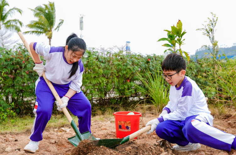 thisisGBA's tweet image. #Ecology | The 4th #Hengqin Nature Week kicks off at this spring! 🌿

A mangrove conservation touring exhibition launched on Mar 2, traveling across Hengqin &amp;amp; #Macao until Dec. 🌳 

Dozens of activities await, including the "10,000 Trees Project" &amp;amp; a speech contest for students.