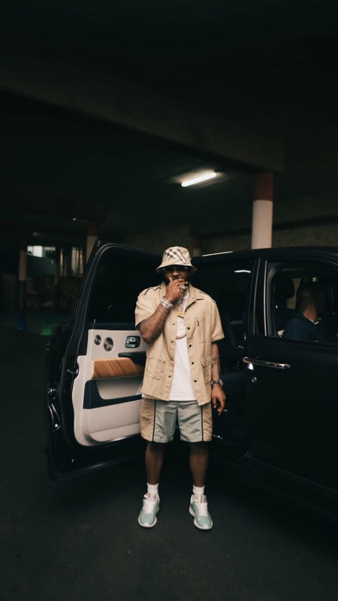 Day 125, 🧡💐📸✨

<a href="/davido/">Davido</a> 🐐 
#BIGGEST #BADDEST