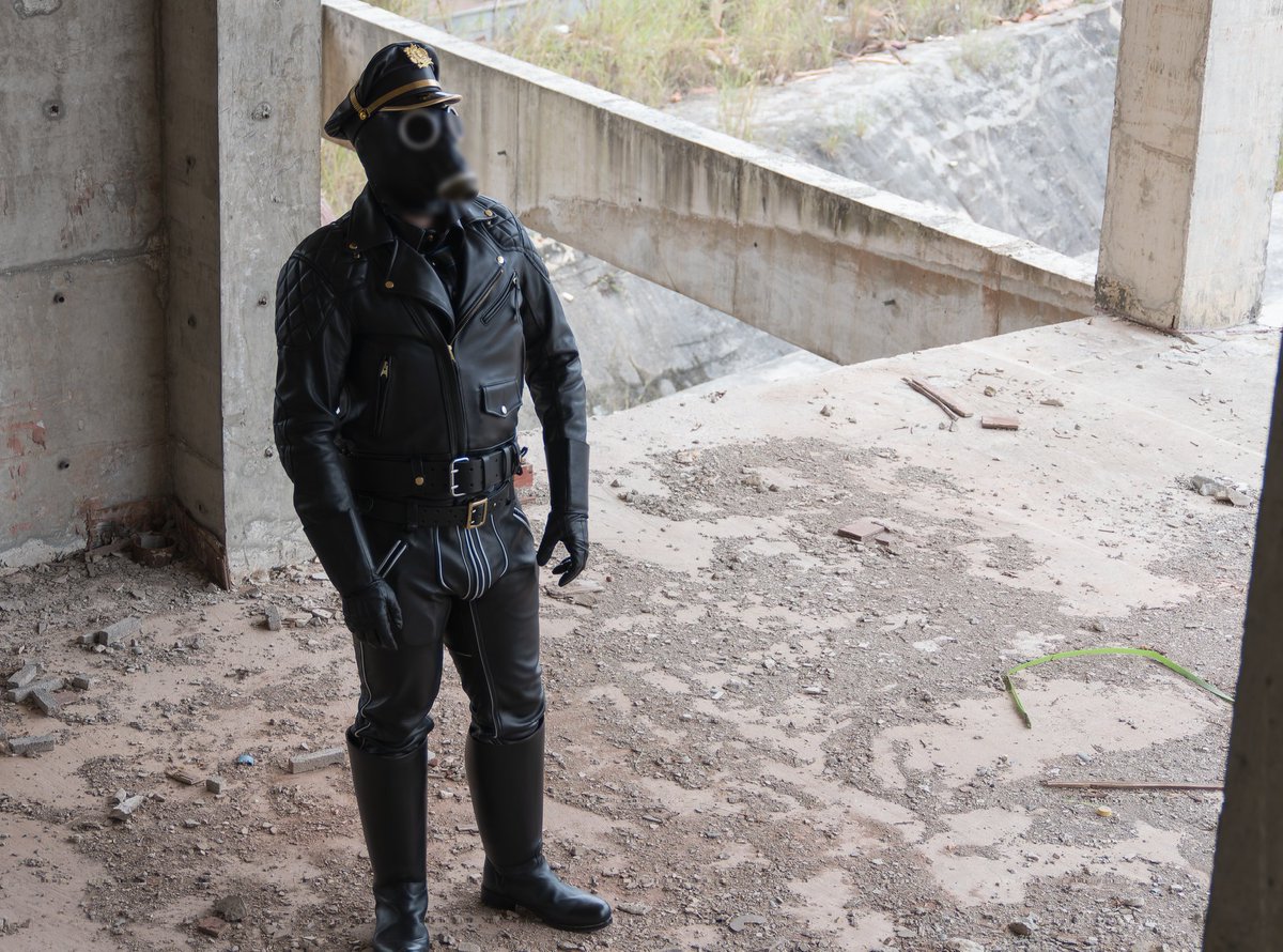 Latexnight tweet media