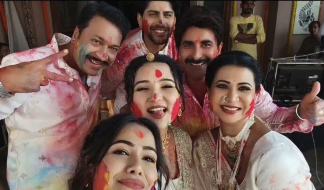 whattaagirll2's tweet image. Love all these Holi bts .. 🤌🏻😭❤️

After such a long time, seeing them all together ... Made my day ❤️‍🔥

#Vasudha #VasuDev #Devaansh 
#Abhiya #AbhishekSharma #PriyaThakur