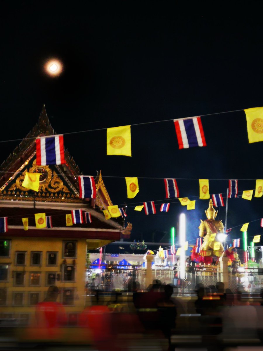 beeing747's tweet photo. #วันมาฆบูชา และ #จันทรุปราคา ที่วัดลาดพร้าว @js100radio https://t.co/Esrf6lp6Dw