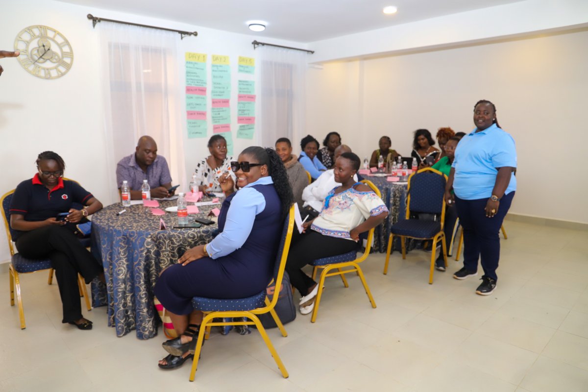 KIE_Kenya's tweet photo. Day 1 of the SME_Loop Training in Homa Bay County successfully brought together local entrepreneurs for practical sessions on financial discipline, enterprise growth & business sustainability.
Strengthening SMEs for long-term impact.
@kawira
@StanbicKE
#SMELoop #HomaBayCounty https://t.co/8adDeY1bz0