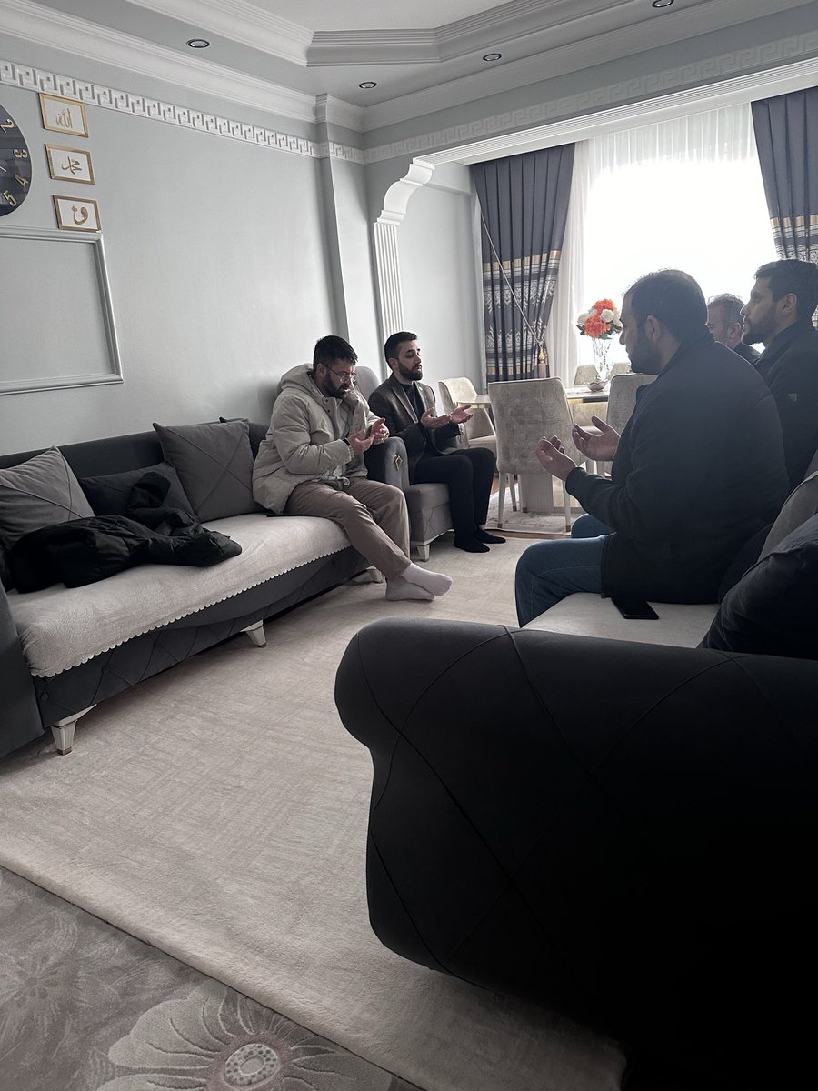 Üyemiz Orhan Solmaz’ın vefat eden amcasının taziyesine katılarak ailesine başsağlığı dileklerimizi ilettik.

Merhuma Cenab-ı Allah’tan rahmet; kederli ailesine sabr-ı cemil niyaz ediyoruz.