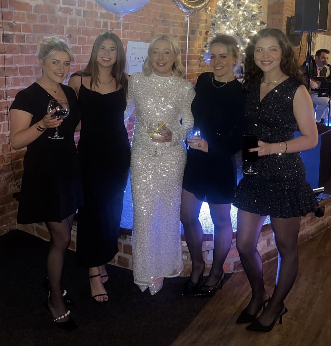 Justlooking tweet media