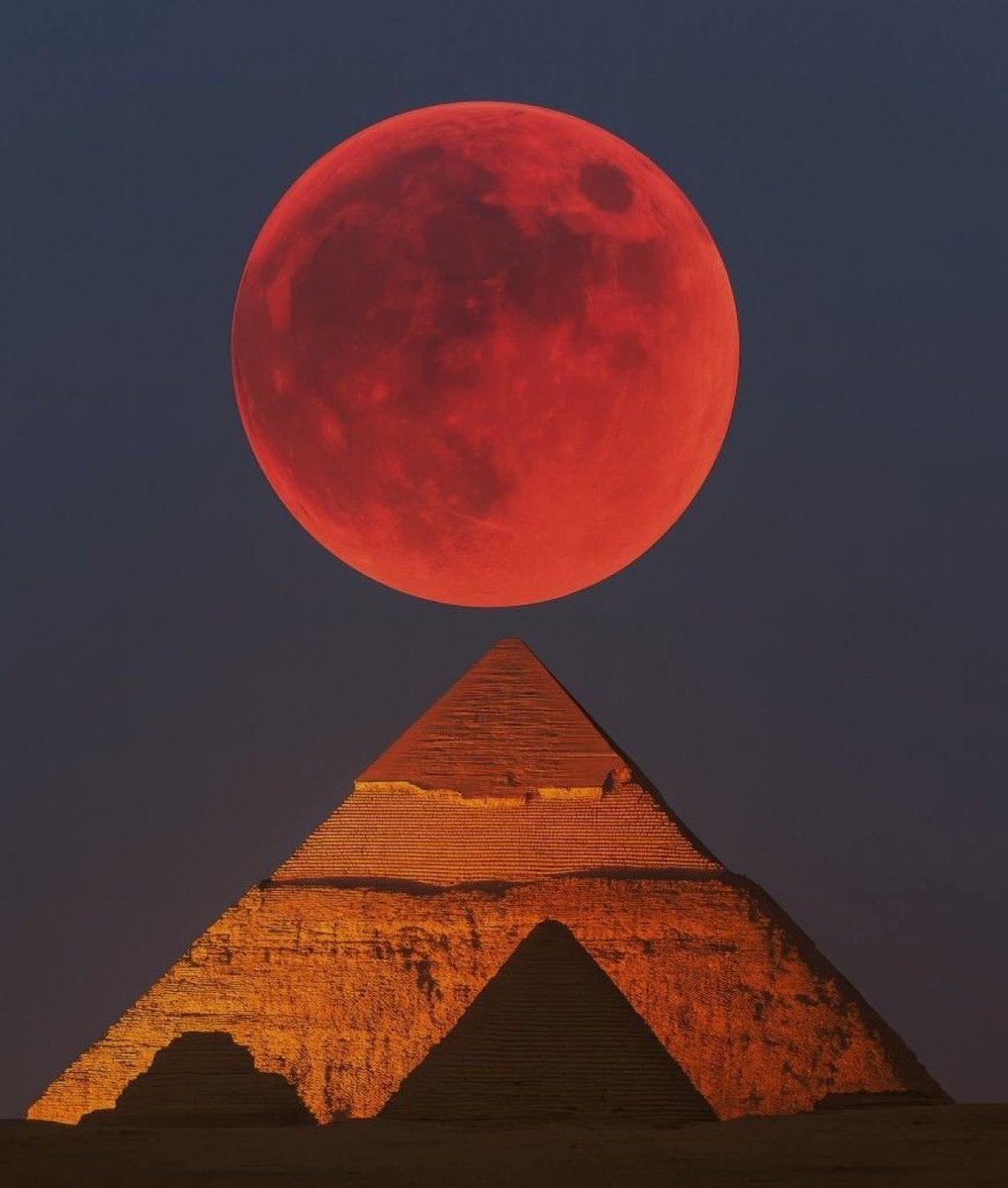M1ONLOVER's tweet image. blood moon