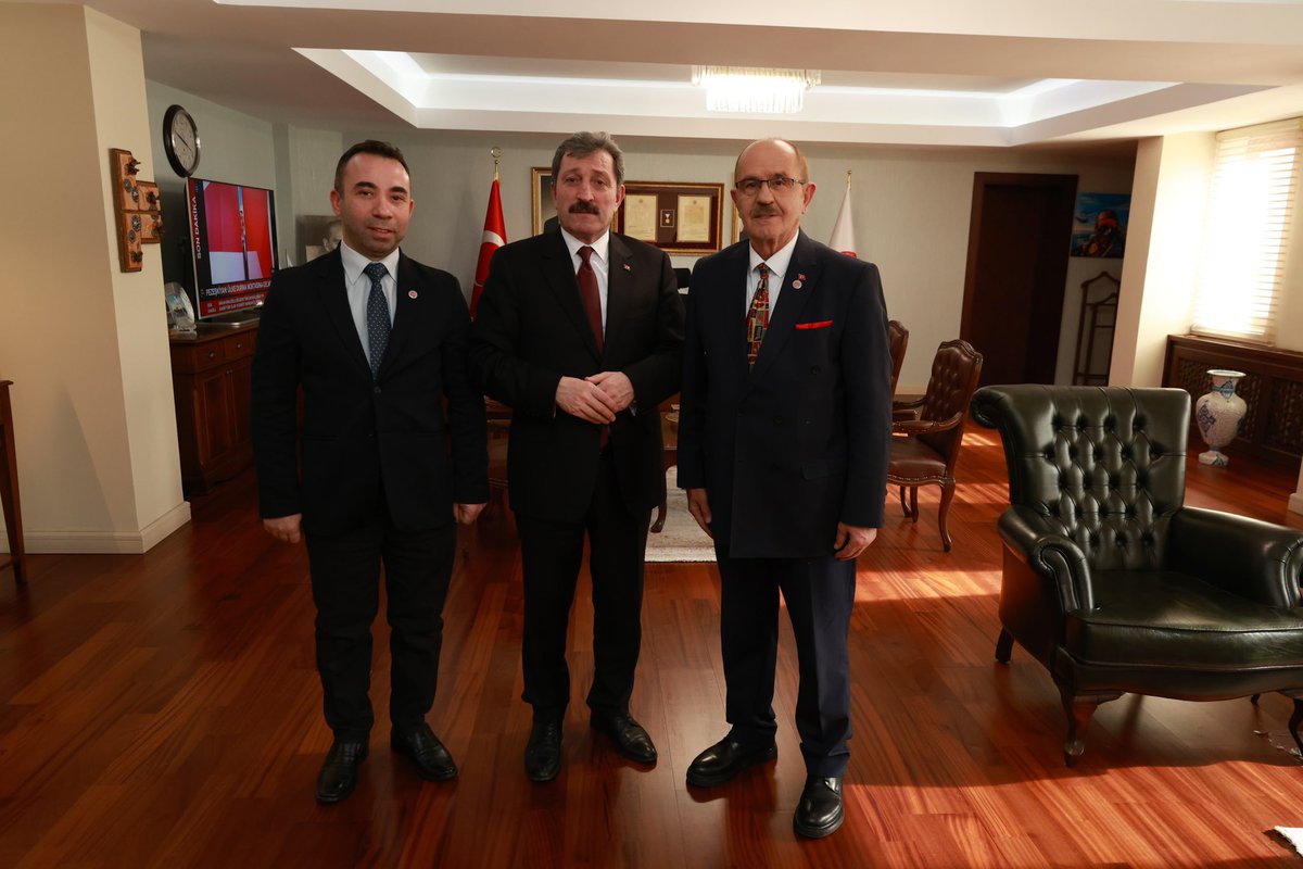 TCSamsunValilik's tweet photo. #Samsun Tüm Emlakçılar Meslek Odası (#SATEM)
📌Ocak ayında gerçekleştirilen Olağan Genel Kurulda Samsun Tüm Emlakçılar Meslek Odası Başkanlığına yeniden seçilen Mevlüt Oral ve yeni Yönetim Kurulu Üyeleri Valimiz Sayın @orhantavli_’yı ziyaret etti.
📌Ziyarette, #SATEM Başkanı Mevlüt Oral ve yönetim kurulu üyelerini tebrik eden Sayın Valimiz, görevlerinin hayırlı olması temennisinde bulunarak, çalışmalarında başarılar diledi.