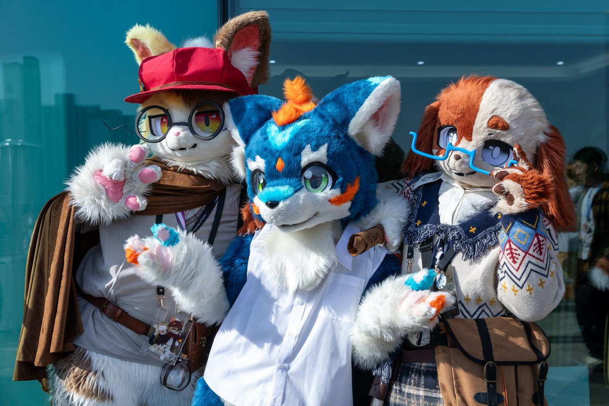 #FurryJoA #퍼리조아
#FursuitEveryday

    너무나도 사랑스럽고 귀여운 조합☆

🌠🐈:미케/Mikke/ミケ
✨🦊:리온/Rion/リオン
👓🐕:상민/Sangmin/サンミン