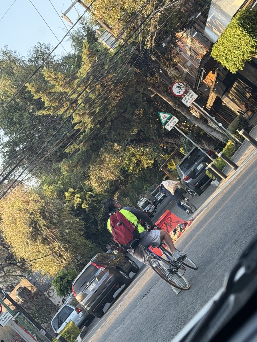 VicoViko's tweet photo. @AccionesBJ @En_laDelValle @LuisMendozaBJ Aquí están las fotos https://t.co/5TQ7M3E5rK