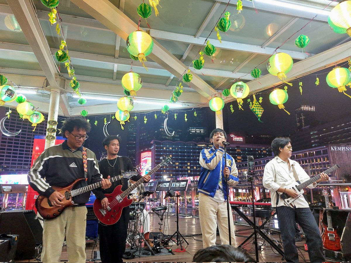 Bahas Bus tweet media