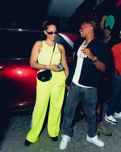 Senders_hub's tweet photo. WizKid and Jadda P, love beat everything on earth.
❤️❤️❤️❤️❤️❤️❤️❤️❤️❤️❤️❤️ https://t.co/yqHFfFK5gi