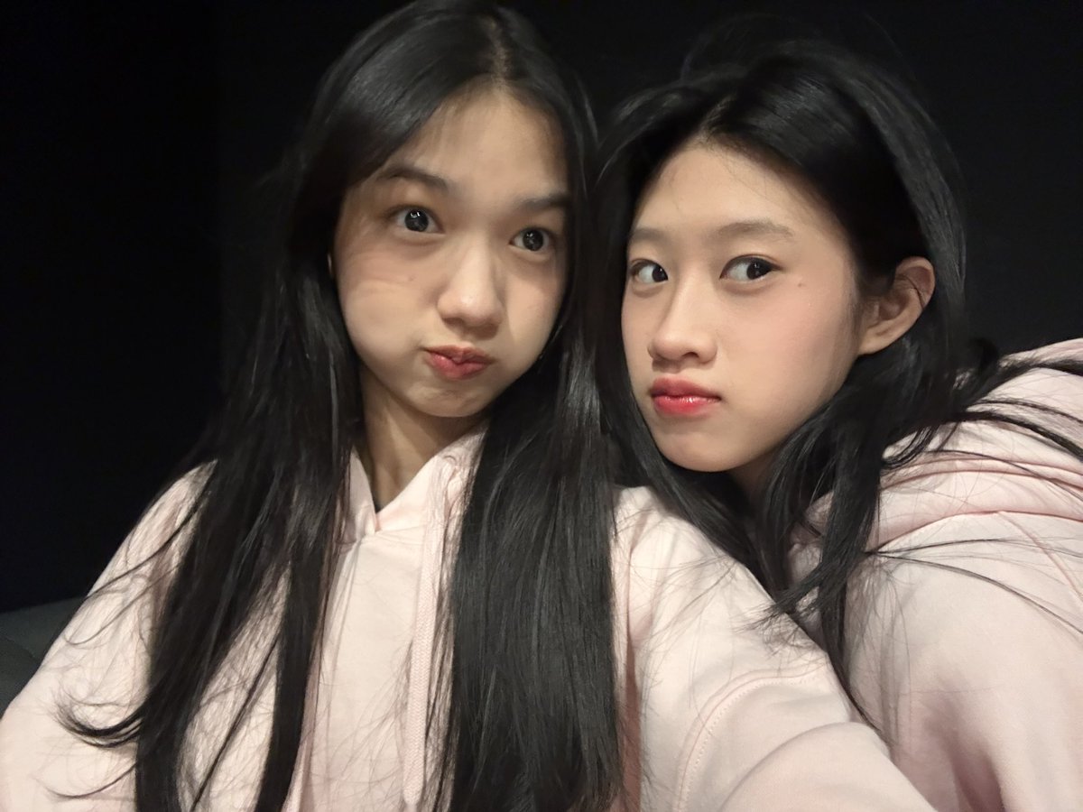 ORANGGG KEMBARRRRR🩷🤍 ehub