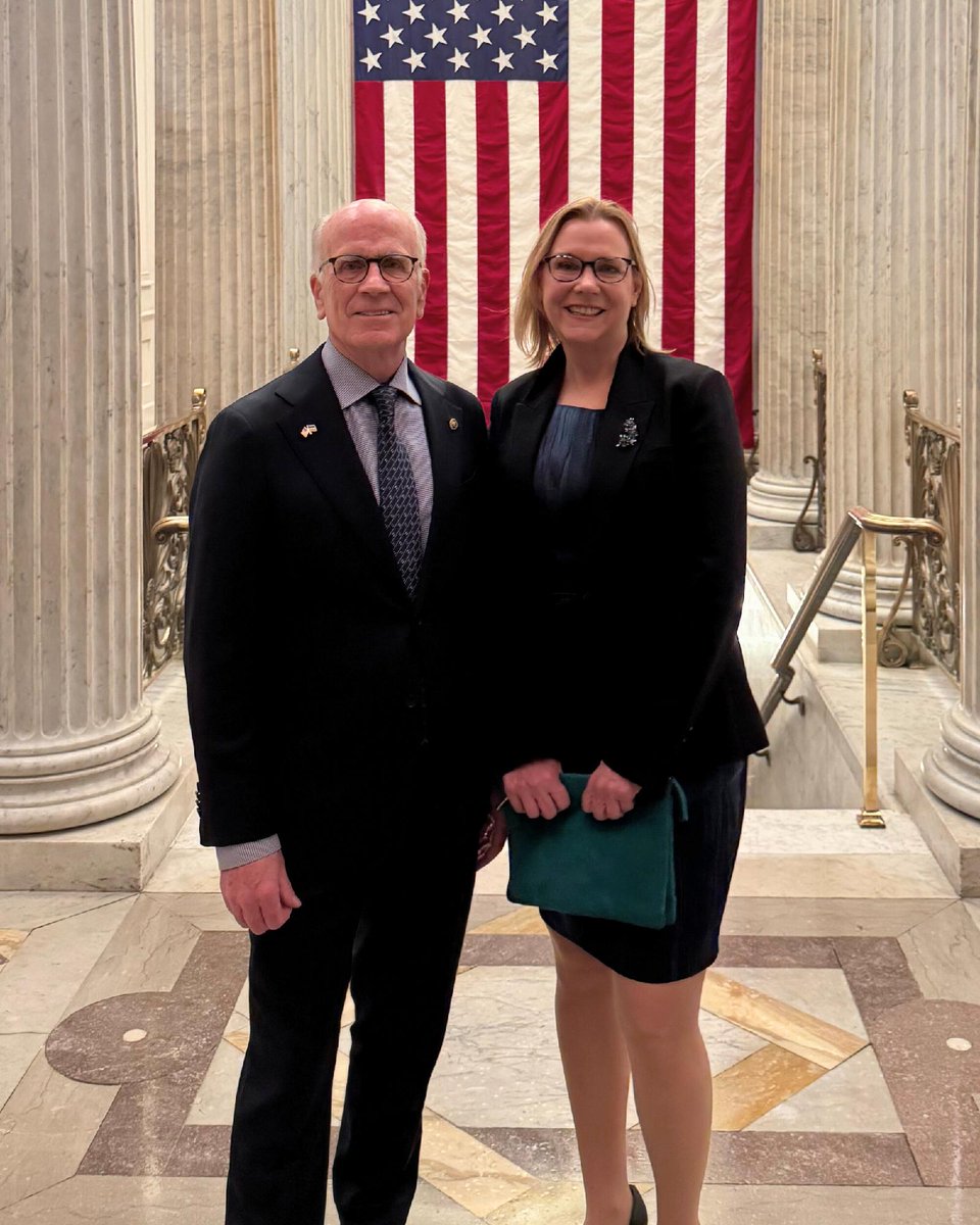 Senator Peter Welch tweet media