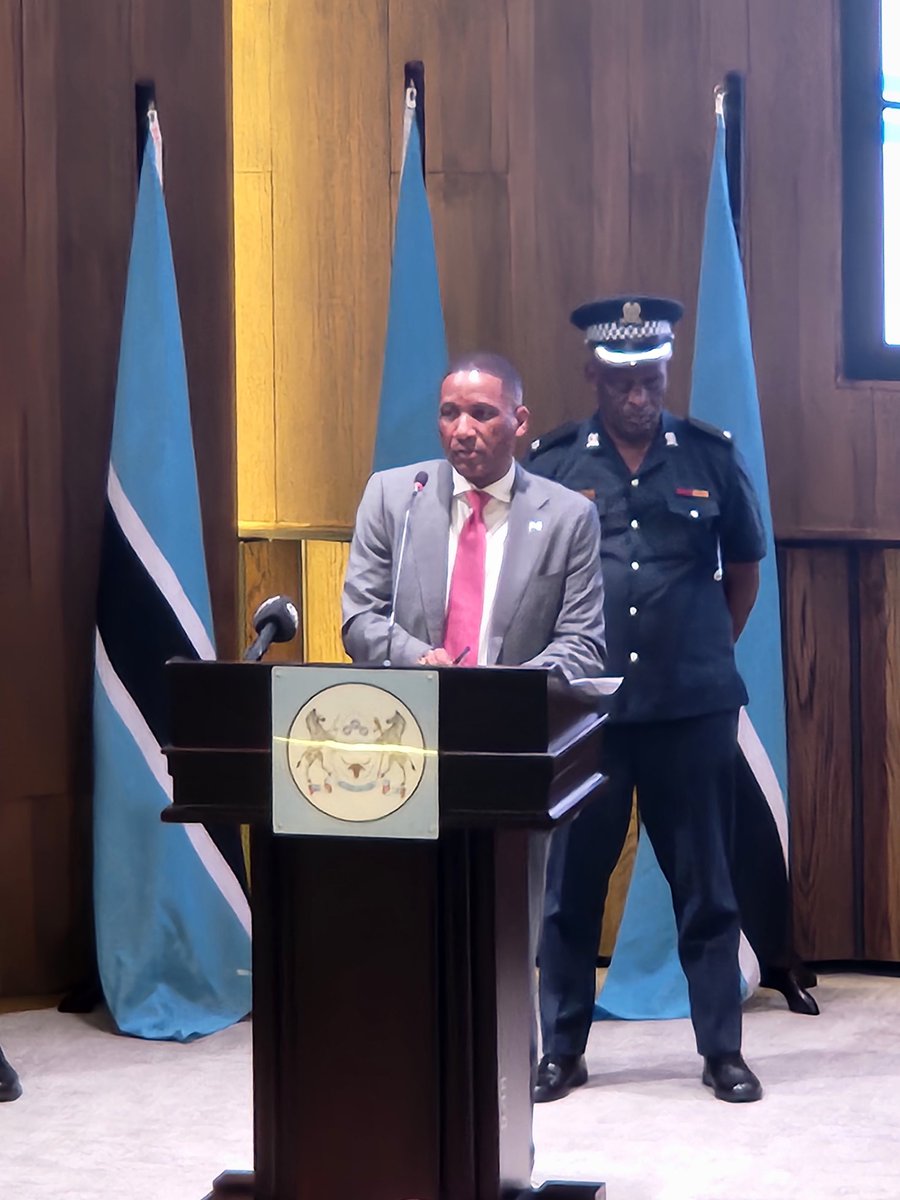 NG Lauria tweet media