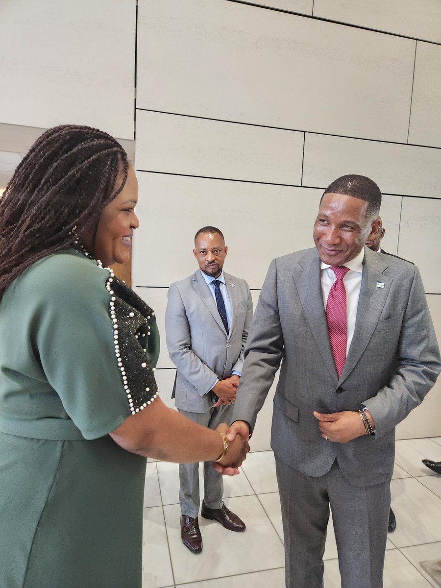 NG Lauria tweet media