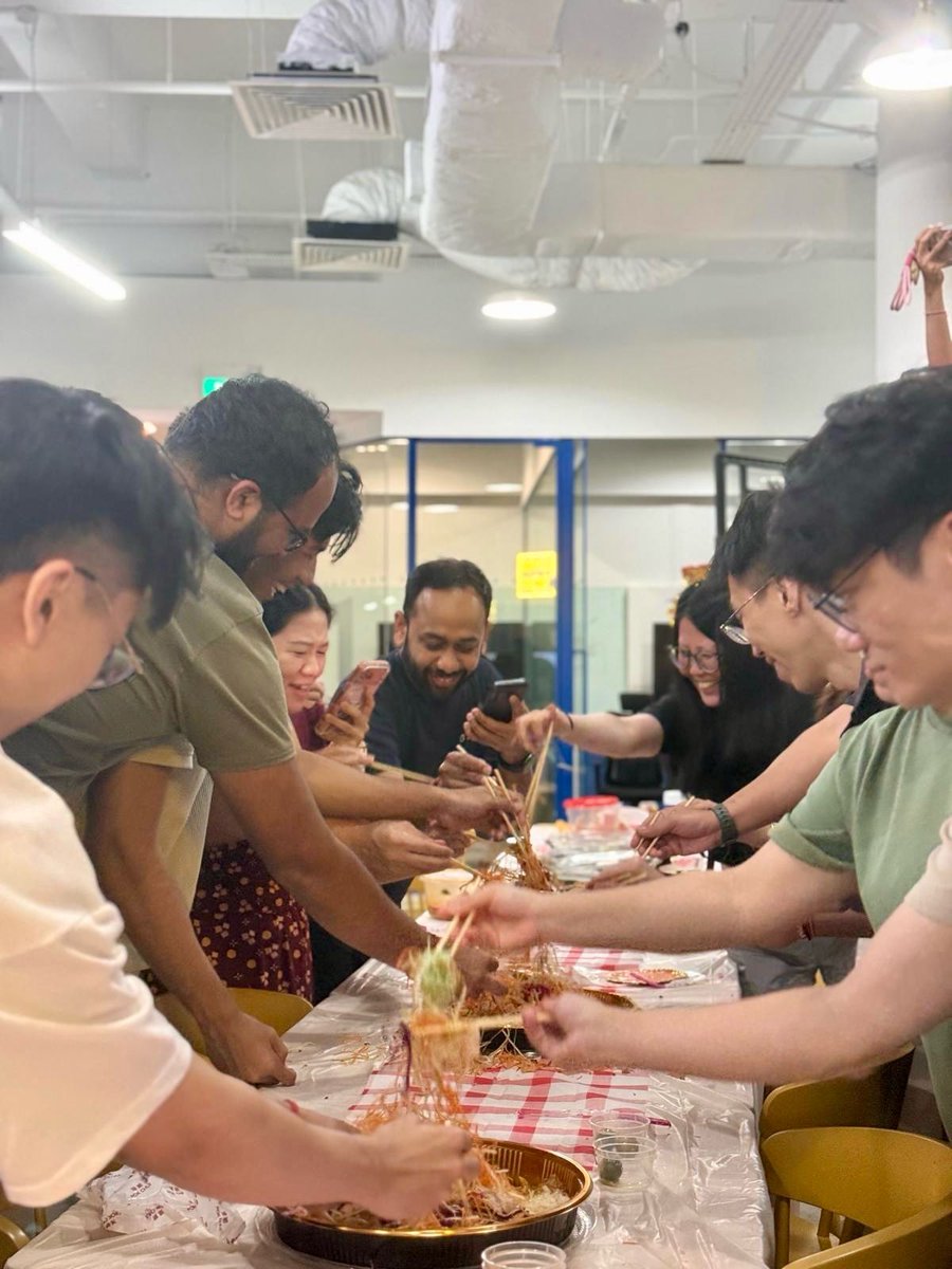 shieldfraud's tweet image. Galloping into 2026 with #TeamSHIELD! 🧧✨

Lunar New Year vibes at the office: Lion Dance drums, Lo Hei toss chaos, and Year of the Horse cheers! 🐎🍊

Wishing partners, clients, and friends rapid success and prosperity! 🧧🏮