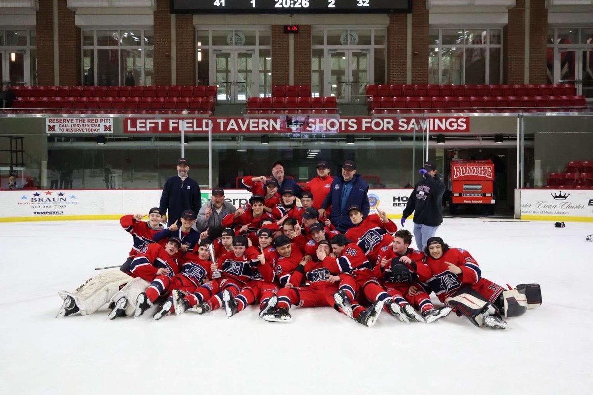 Guy2Brody's tweet photo. State champs https://t.co/7aor4bvWde