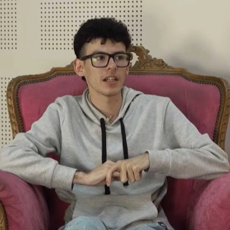 PopTrends tweet media