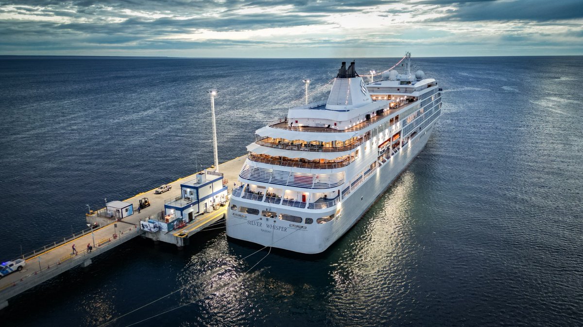 clickpatagonia's tweet photo. 🚢 Fin de temporada para el Silver Whisper en #Chubut.
El crucero de lujo realizó su última escala en Madryn con 362 pasajeros.
Rumbo: Malvinas, cerrando un ciclo de gran impacto económico para la provincia. 🌊⚓
#Turismo #PuertoMadryn #Cruceros #Patagonia https://t.co/olA2IMyklo