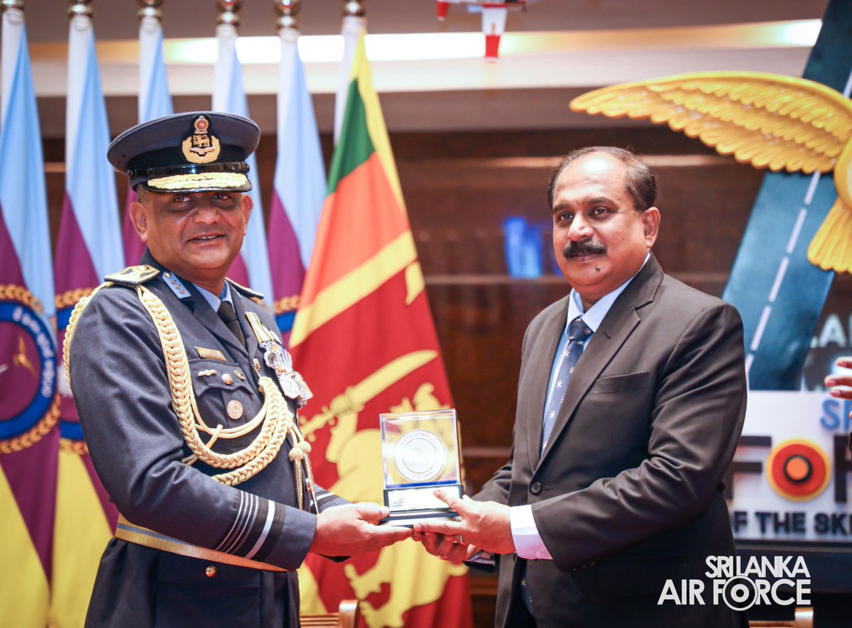 Sri Lanka Air Force tweet media