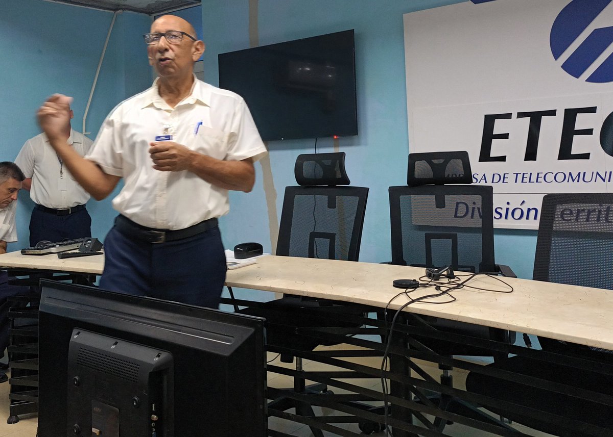 ETECSAGranma's tweet photo. "Proteger lo que es de todos" es un llamado a velar por el cuidado de la infraestructura de telecomunicaciones desde la comunidad. #EtecsaConCuba #ProtegerLoQueEsDeTodos #PorElCuidadoDeLasRedesDeTelecomunicaciones https://t.co/1AwHx5IwWb