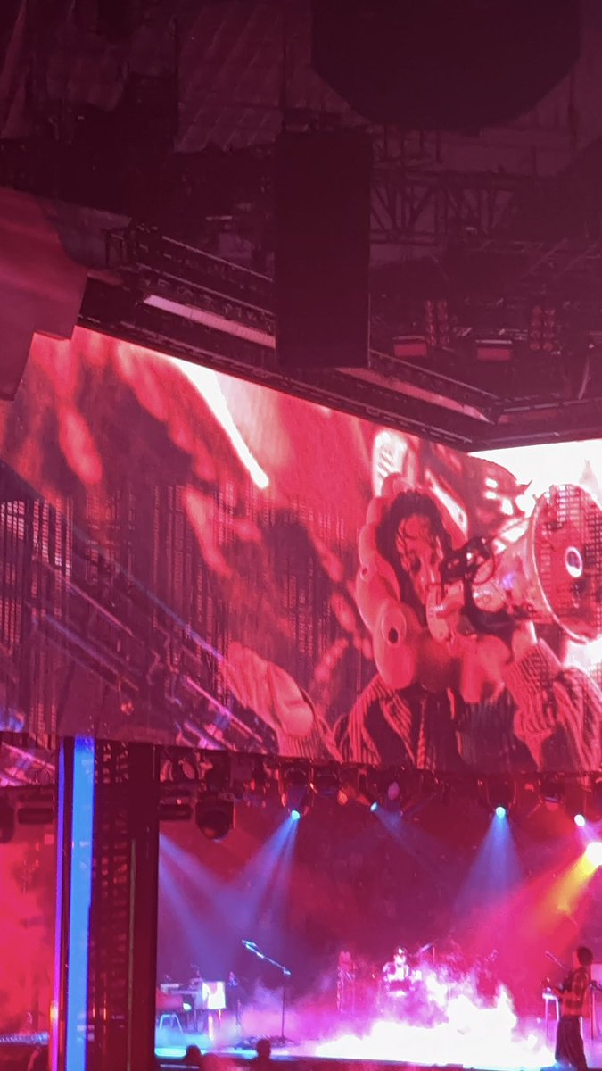 Vaundy___gnu's tweet photo. 常田ミャク様降臨

 #KingGnuCENTRALTour2026  #kingGnu  #KingGnu_CENRAL  #KingGnu好きと繋がりたい https://t.co/V0lLhVEBPW