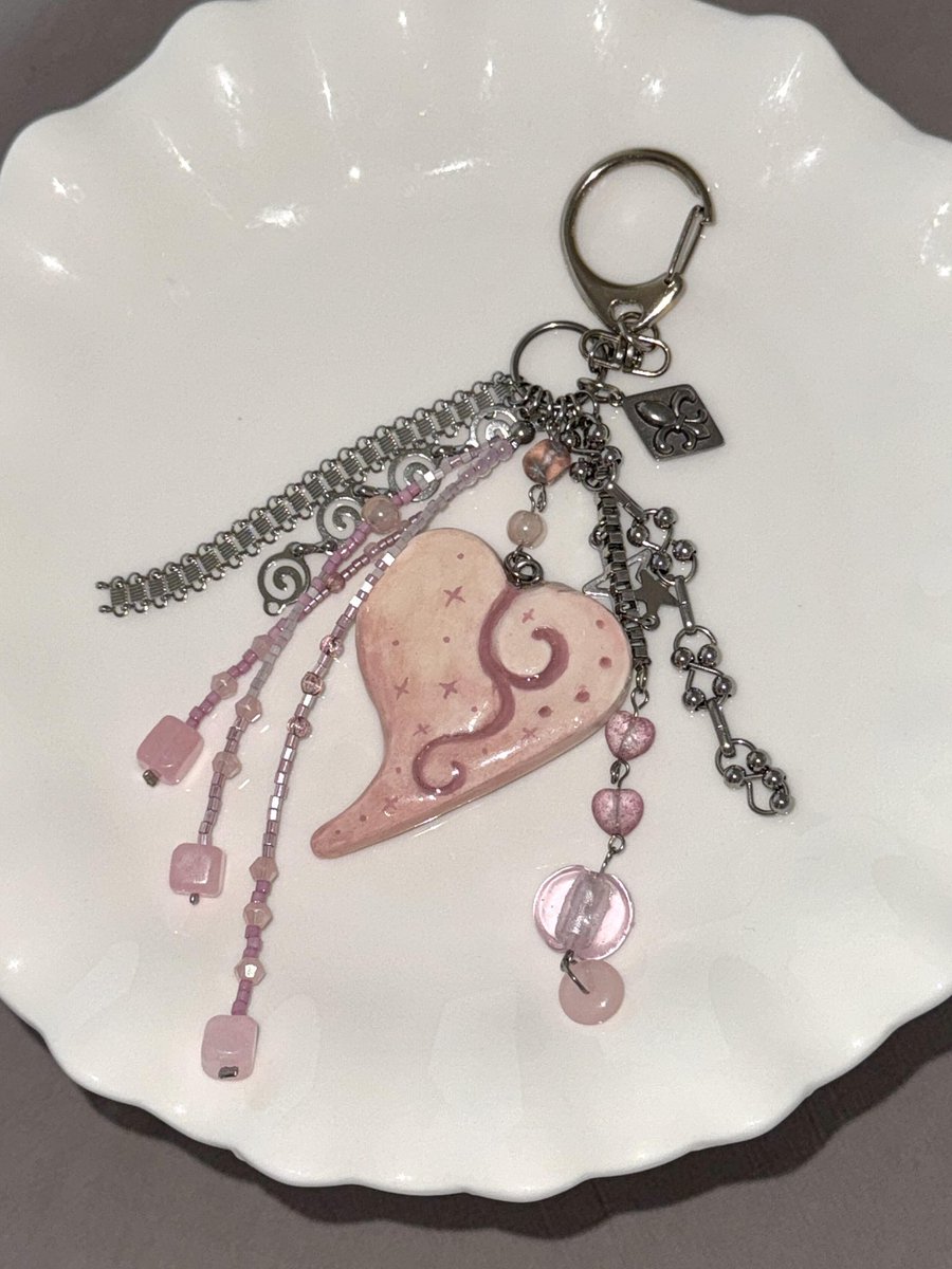 Bread case tweet media