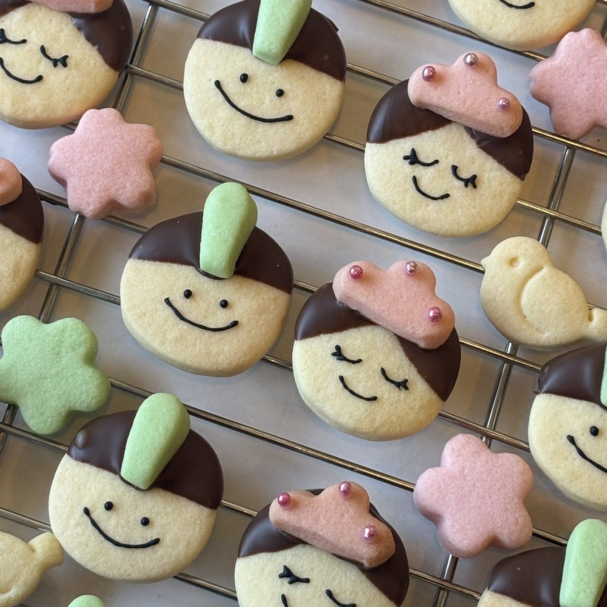 kitafamisa's tweet photo. ひな祭りクッキー作ったよ᱒ᐢ ܸ. . .ᐢ১⋆⭒˚.⋆𝜗𝜚 https://t.co/K2JQ6Fkqcp