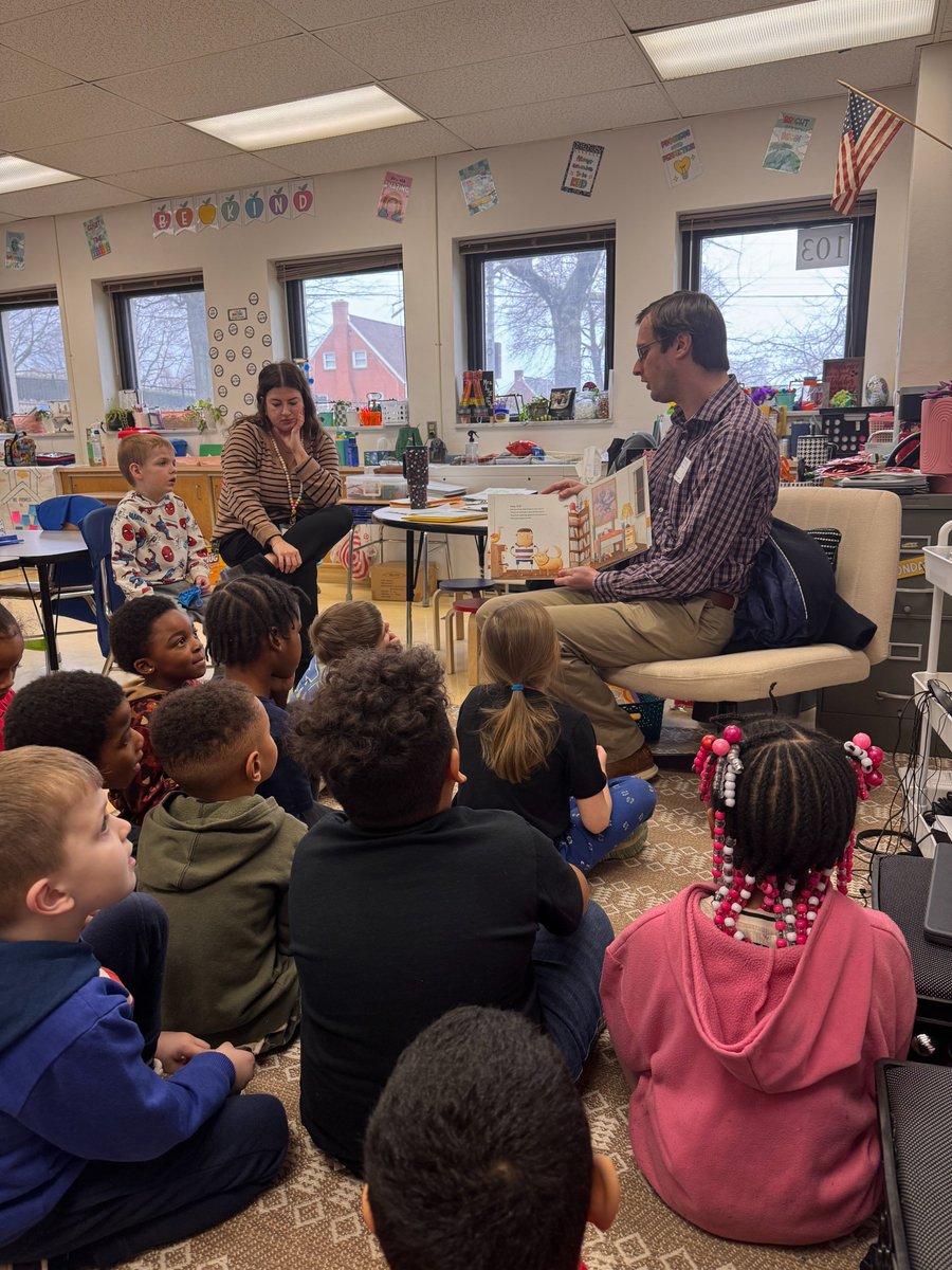 DinaFouser's tweet photo. Thank you to School Board Member Mr. Squires for reading at Homeville Elementary during Read Across America Week! 📚📚 We appreciate your support of our students and literacy. @WestMifflinArea #ReadAcrossAmerica https://t.co/QF7xYkUSyp