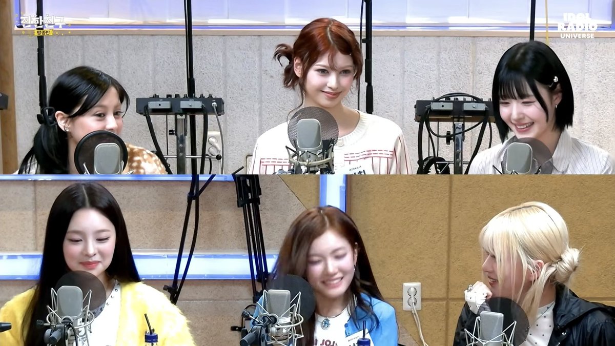 arinluvrr's tweet image. They could be saying "fuck foreigners" and I wouldn't know, because I don't #understand and I'm just here for the vibe