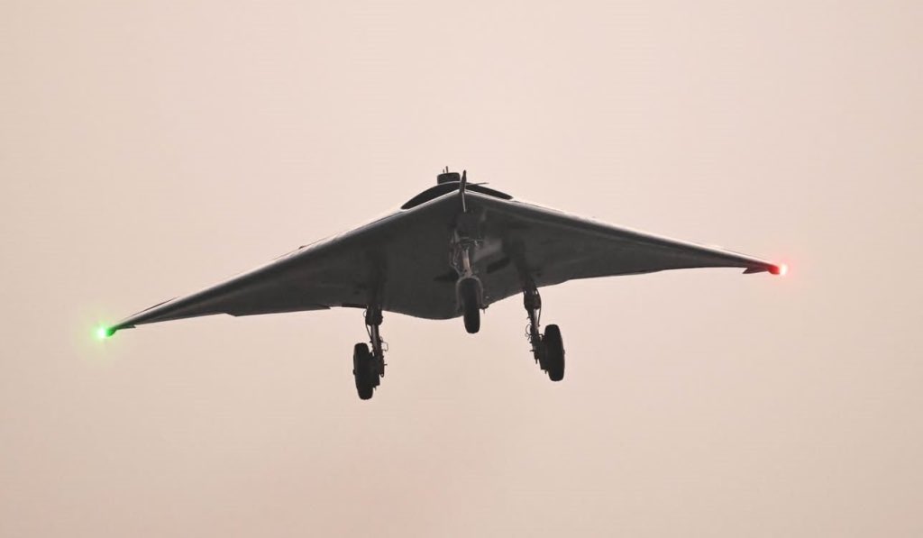 alpha_defense's tweet photo. #Update | Defence Procurement Board (DPB) of India has approved the acquisition of 60 units of the indigenous DRDO Ghatak Unmanned Combat Aerial Vehicle (UCAV) for the Indian armed forces. https://t.co/Fl7LzU4y9K