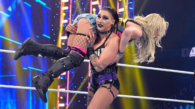 wrestle_hist's tweet photo. 3/3/2023
Rhea Ripley defeated Liv Morgan on SmackDown from the Capital One Arena in Washington, D.C.
#WWE #SmackDown #RheaRipley #TheEradicator #TheNightmare #Mami #ThisIsMyBrutality #LivMorgan #WatchMe #CryAboutIt #TheJudgementDay https://t.co/UiyOLunMyJ