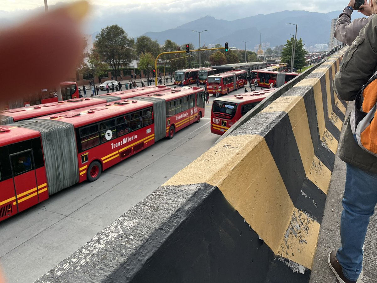 CPROJAS30's tweet photo. Así vivimos un trancon  hoy https://t.co/7Agn7EETTH